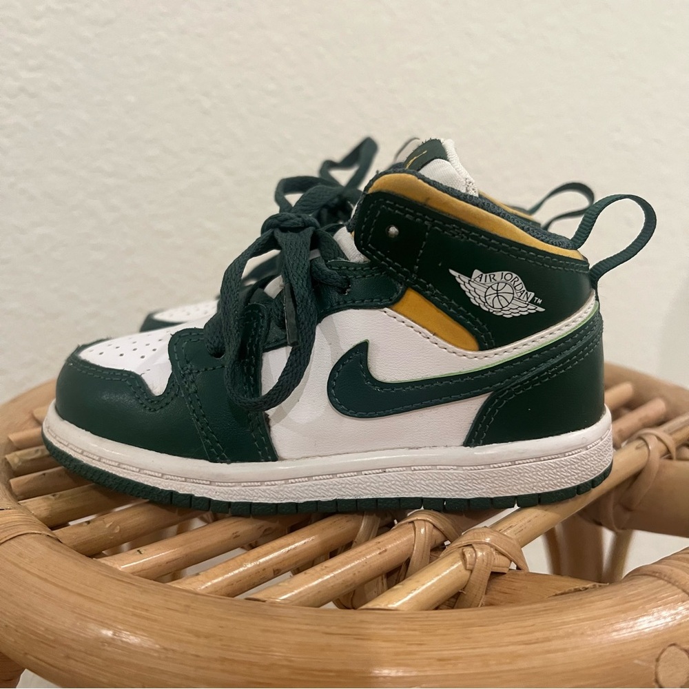 Toddler Jordan 1’s Mid Sonics